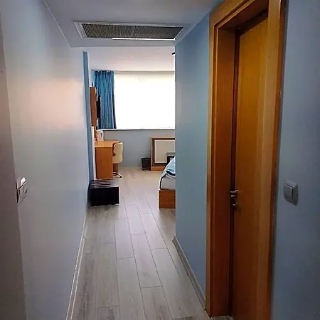 Отель Golden 4*
